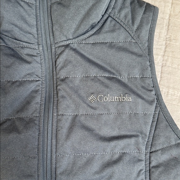 Columbia Gray Quilted Vest - Picture 2 of 7